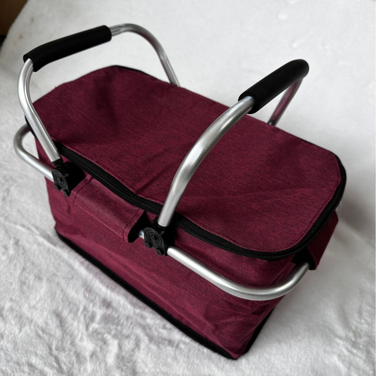 Kühltasche mit Robustem Aluminiumrahmen und Isolierendem Innenfutter Brehn