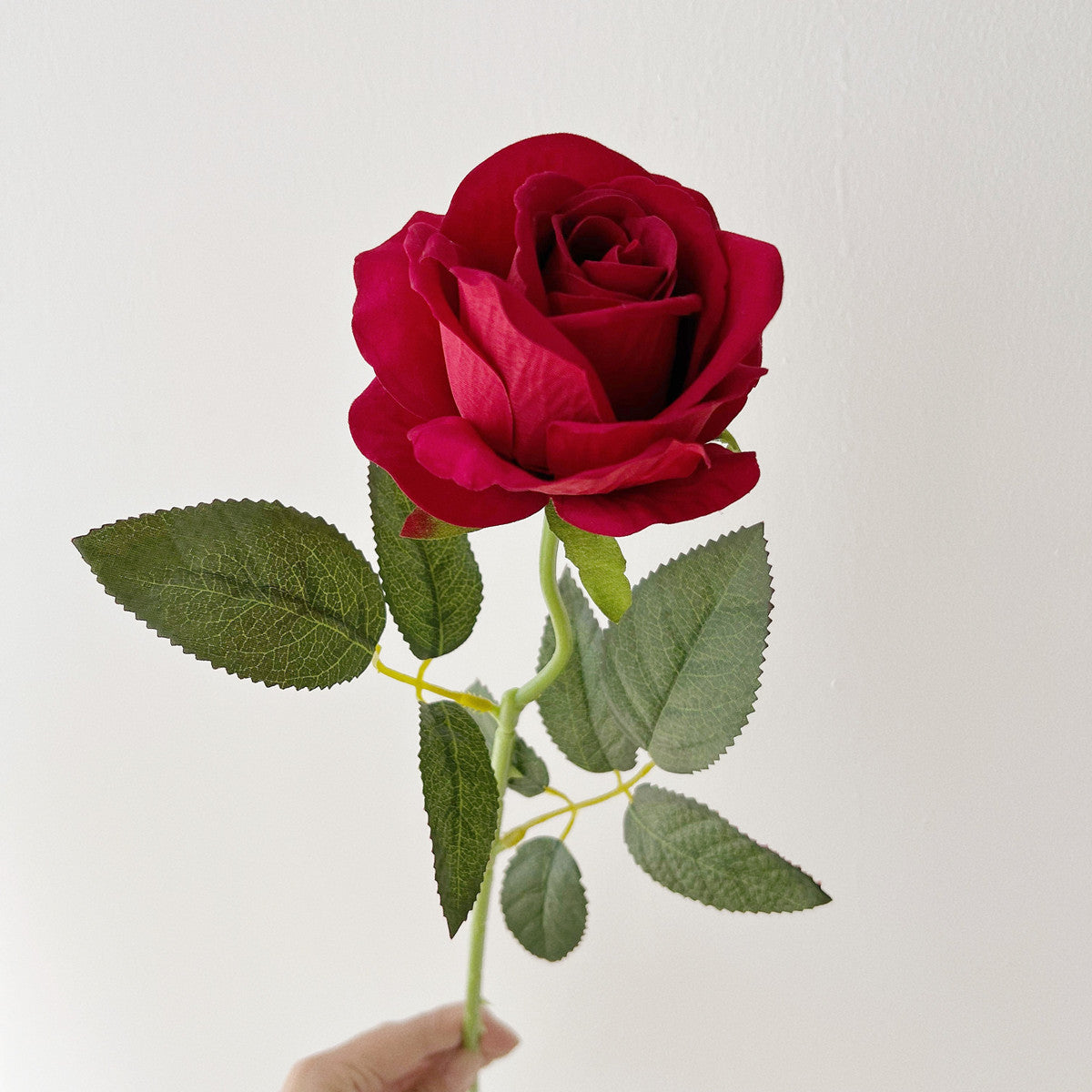 Realistischer Kunst-Rotrose-Bouquet
