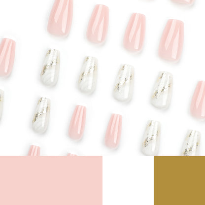 Kunstvolle Nagelverlängerungen mit elegantem Gold-Design Brehn