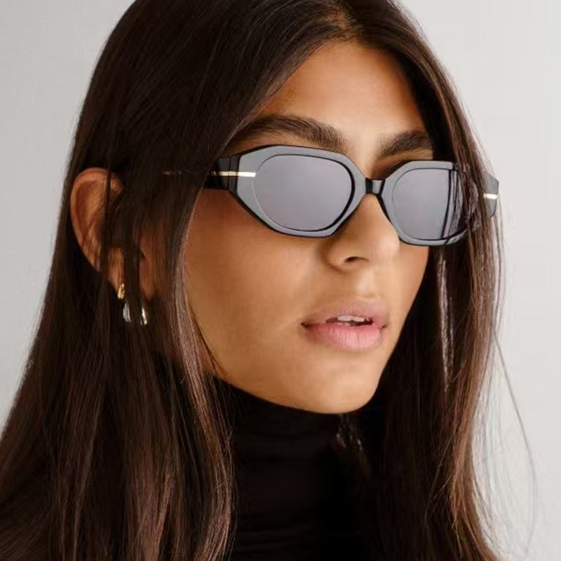 Damen stilvolle geometrische Sonnenbrille mit verspiegelten Gläsern und einzigartigem Rahmen Brehn