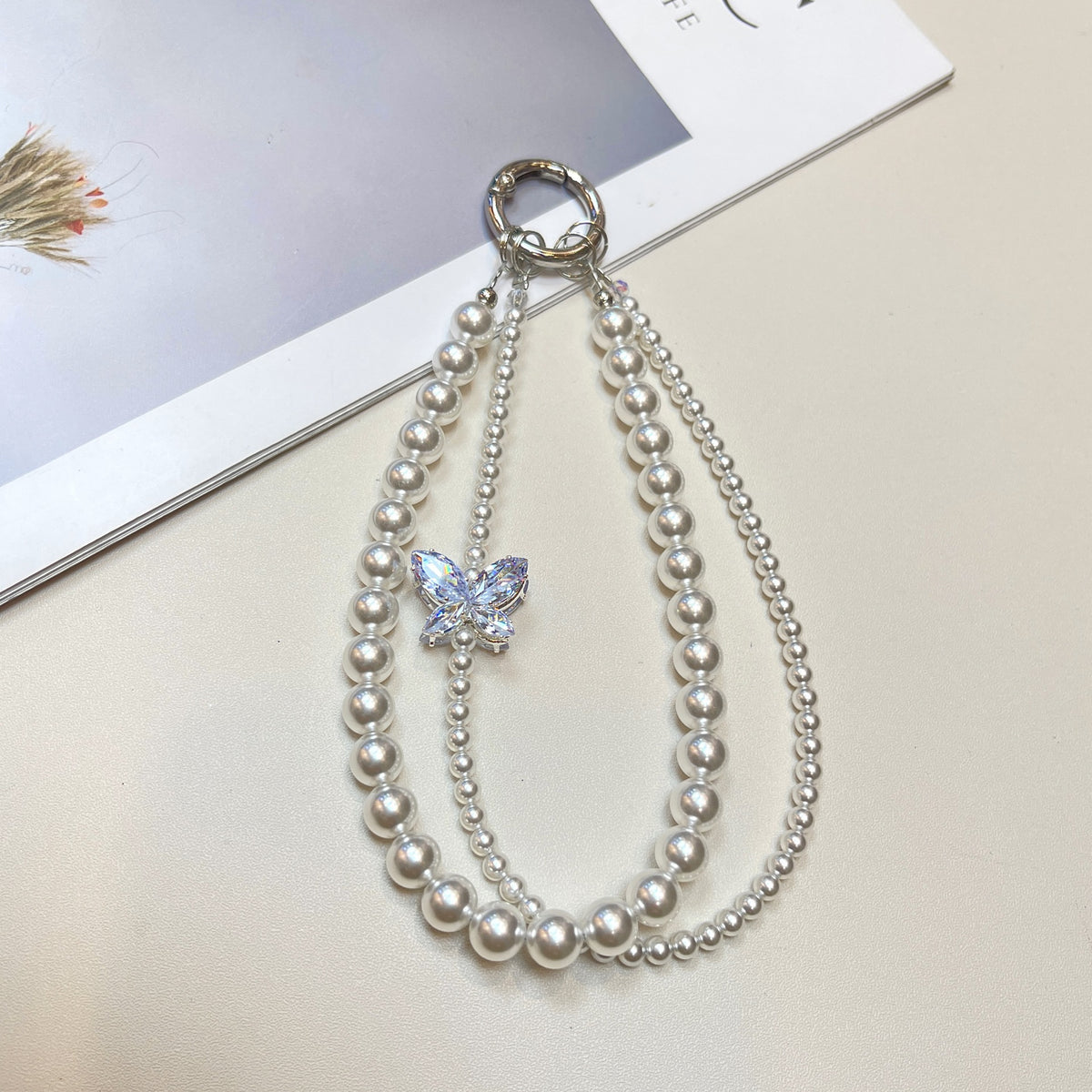 Eleganter Perlenbesetzter Brillenkettenhalter Brehn