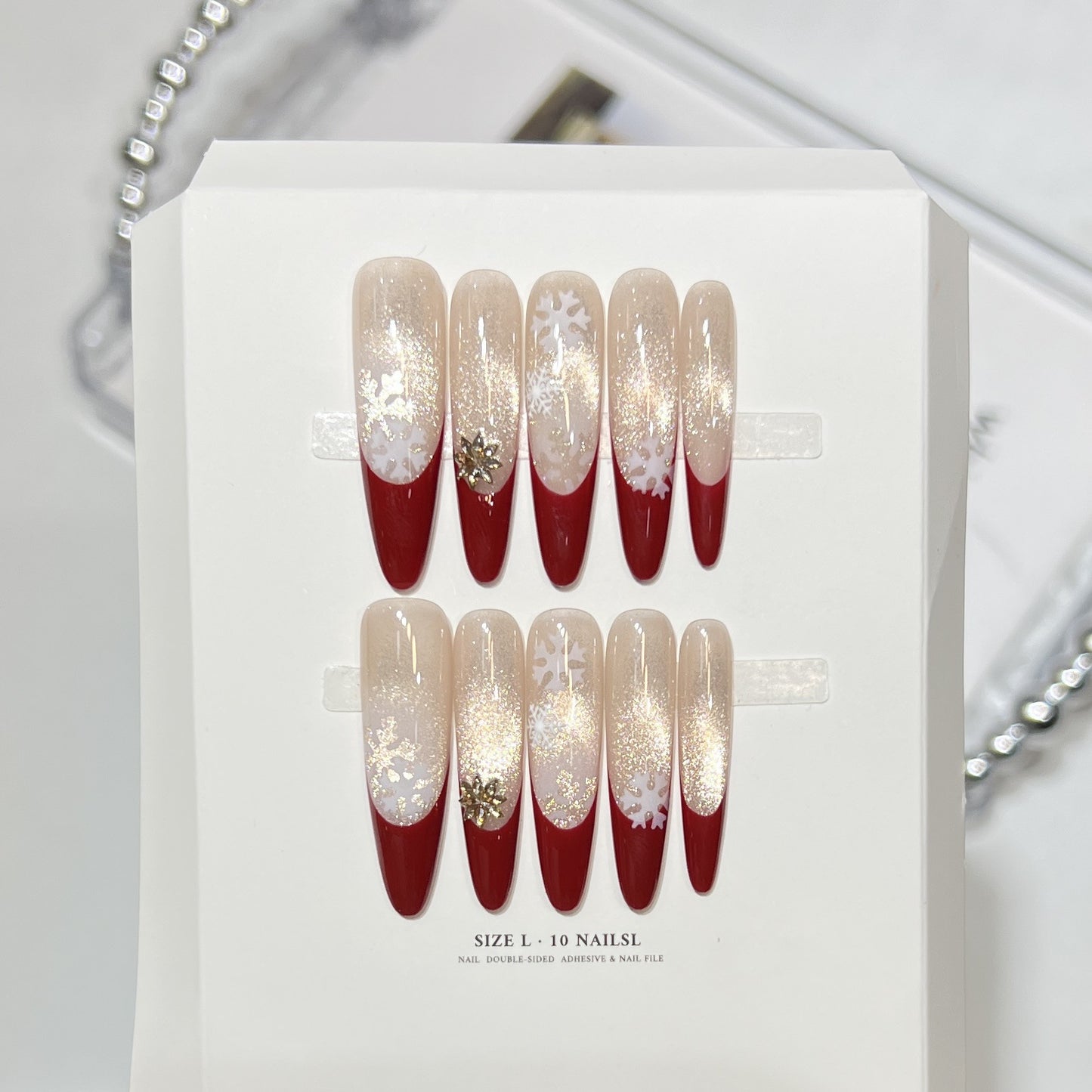Premium Press-On Nail Art Set mit elegantem Herz- und Blattdesign Brehn