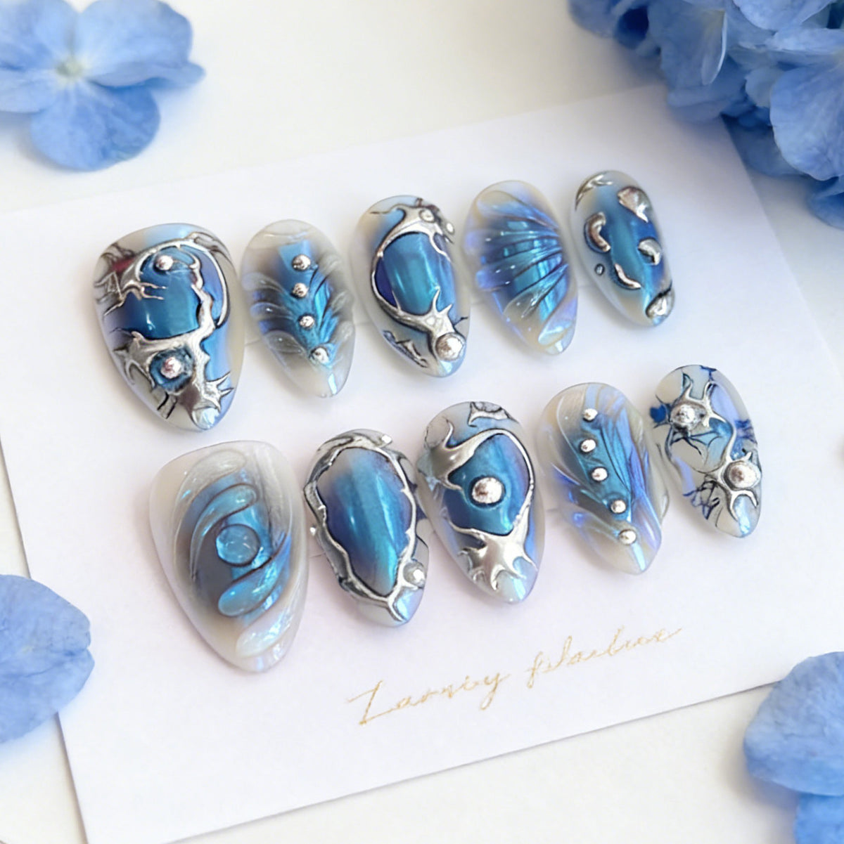Künstlerische perlenverzierte Press-On-Nagelkunst Brehn