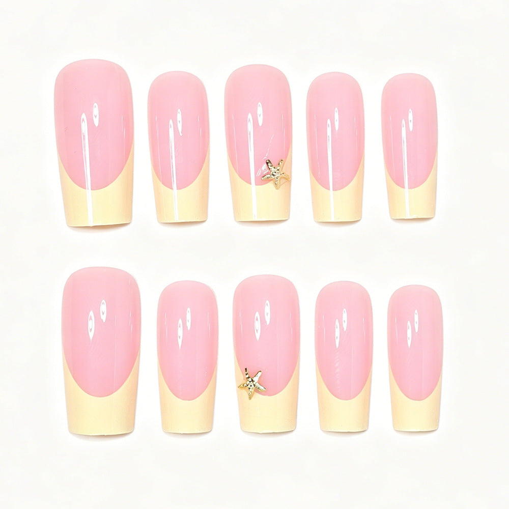 Elegante Stiletto French Tip Nagelkunst Brehn