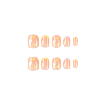 Kunstvolle Nagelkunst mit Blumenmotiv Brehn
