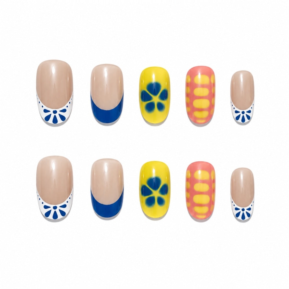 Künstlerisches Press-On-Nagelset mit floralen und geometrischen Designs Brehn