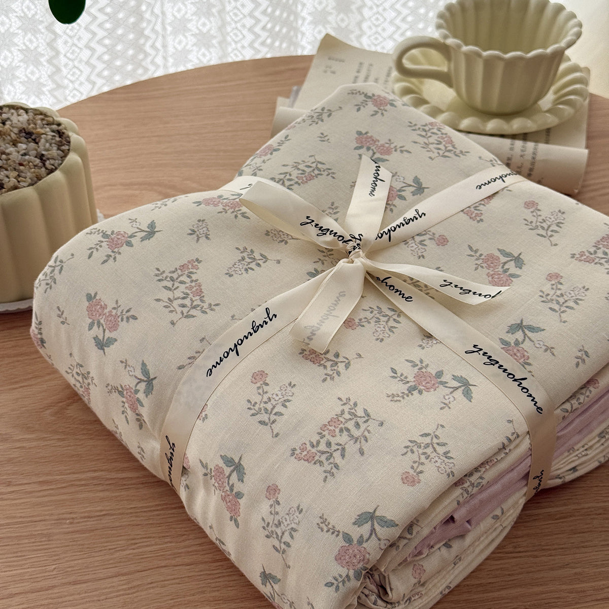 Blumenmuster Baumwolle-Leinen Bettbezug Geschenkset mit wendbarem Finish und tiefen Eckbändern