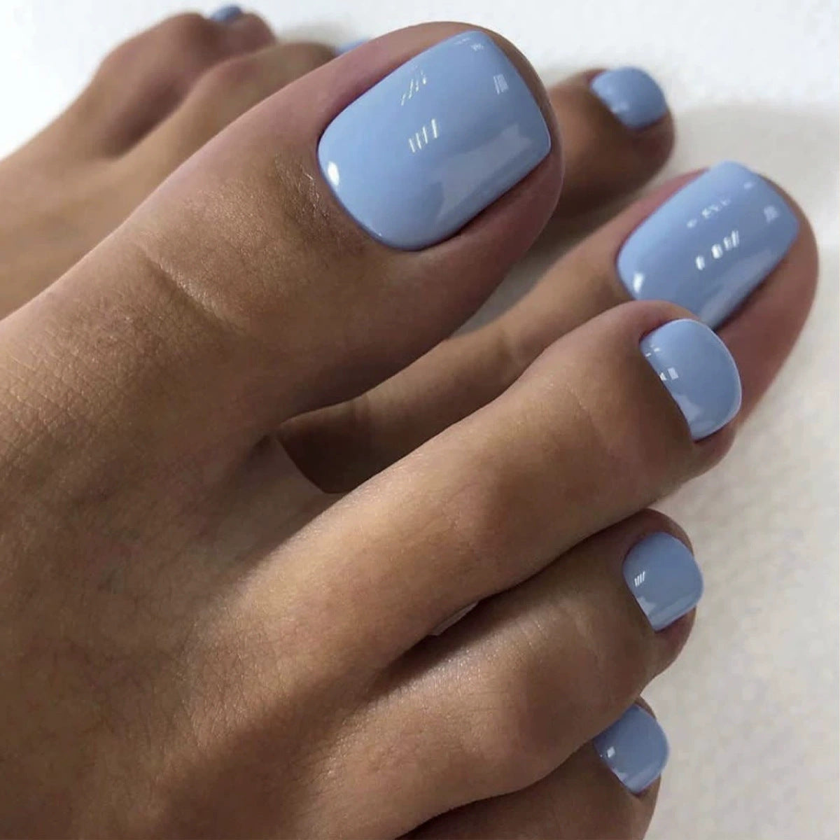 Kunstnagelset mit schimmerndem holographischen Design Brehn