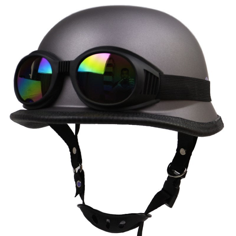 Vintage-Motorradhelm mit schützenden Goggles Brehn