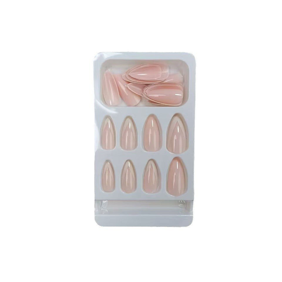Kreatives Press-On Nageldesign Brehn