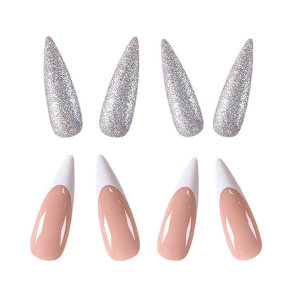 Glamouröse Stiletto-Nagelerweiterungen mit Glitzer