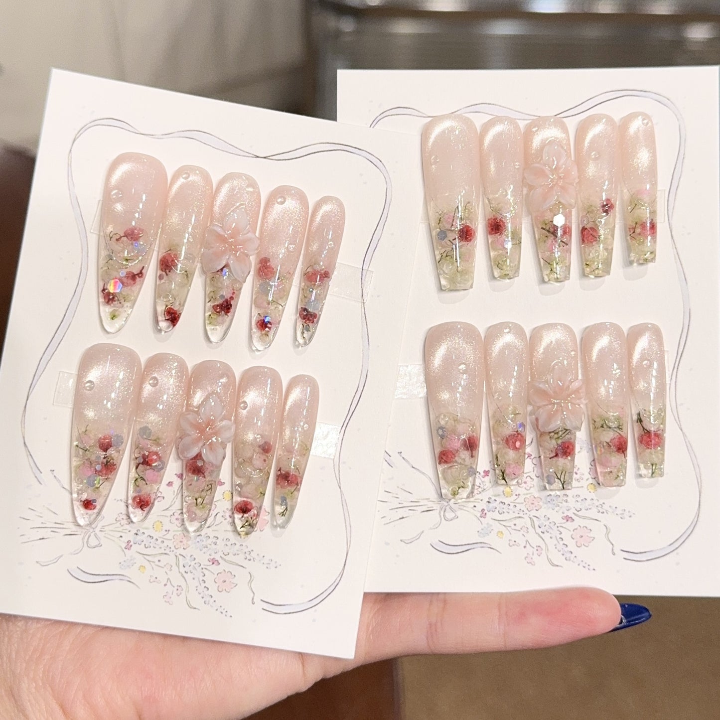 Künstliche Nagelspitzen mit Floralen Details Brehn