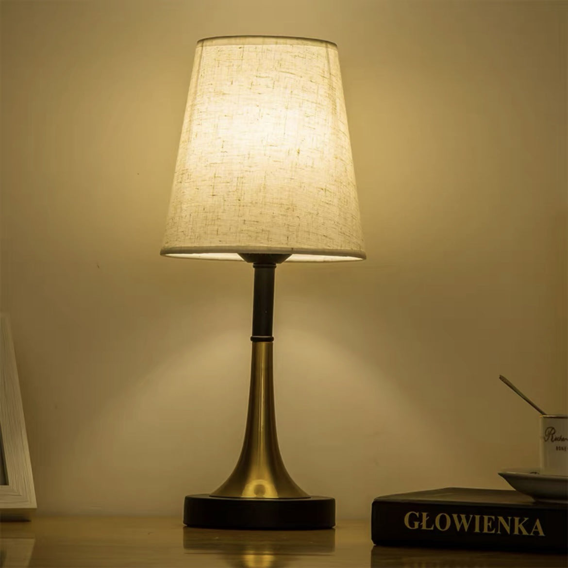 Moderne rustikale Tischlampe