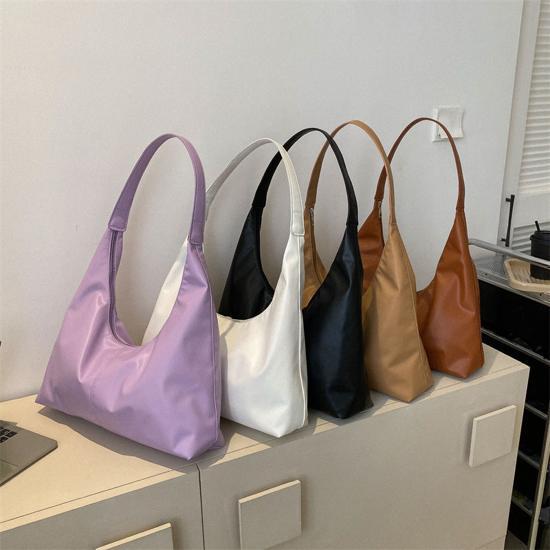 Schlanke Minimalistische Hobo-Handtasche