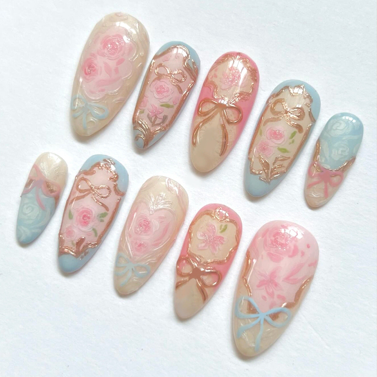 Kunstvolle Acryl Nägel mit floralen Designs Brehn