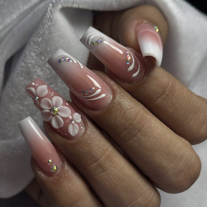 Üppige florale Acryl-Nagelkunstverlängerungen Brehn