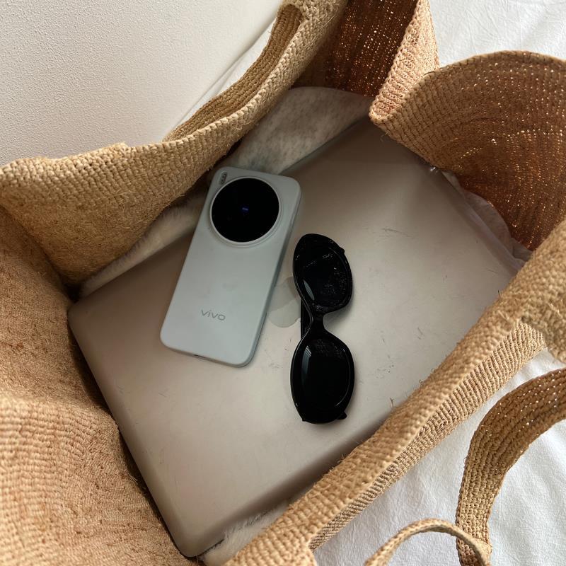 Handgefertigte Stroh-Tasche mit Stilvollem Design Brehn