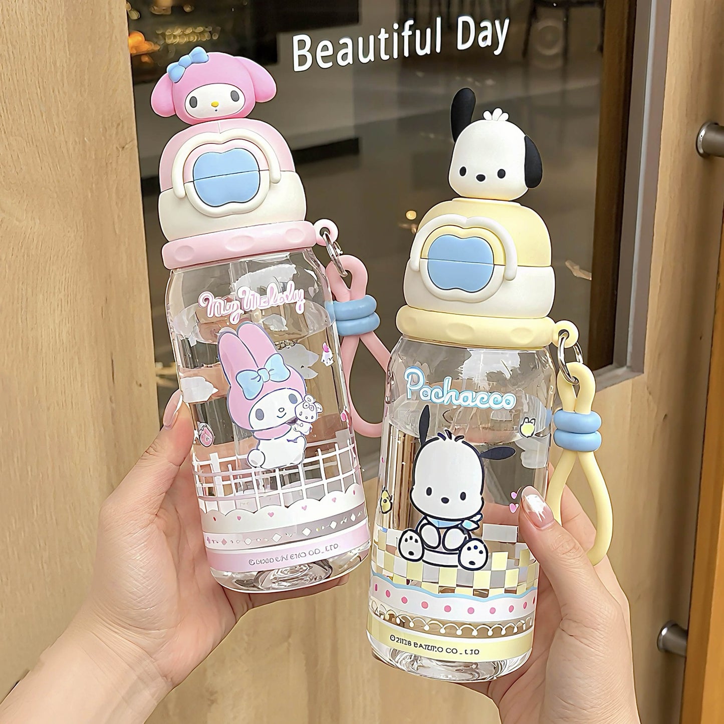 Damen Trinkflasche mit interaktivem Deckel und süßem Pochacco-Design Brehn