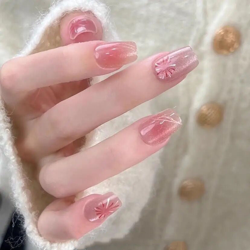 Kunstnagelset mit glamouösen Akzenten und funkelndem Finish Brehn