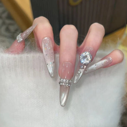 Glamouröse Stiletto-Nagelerweiterungen