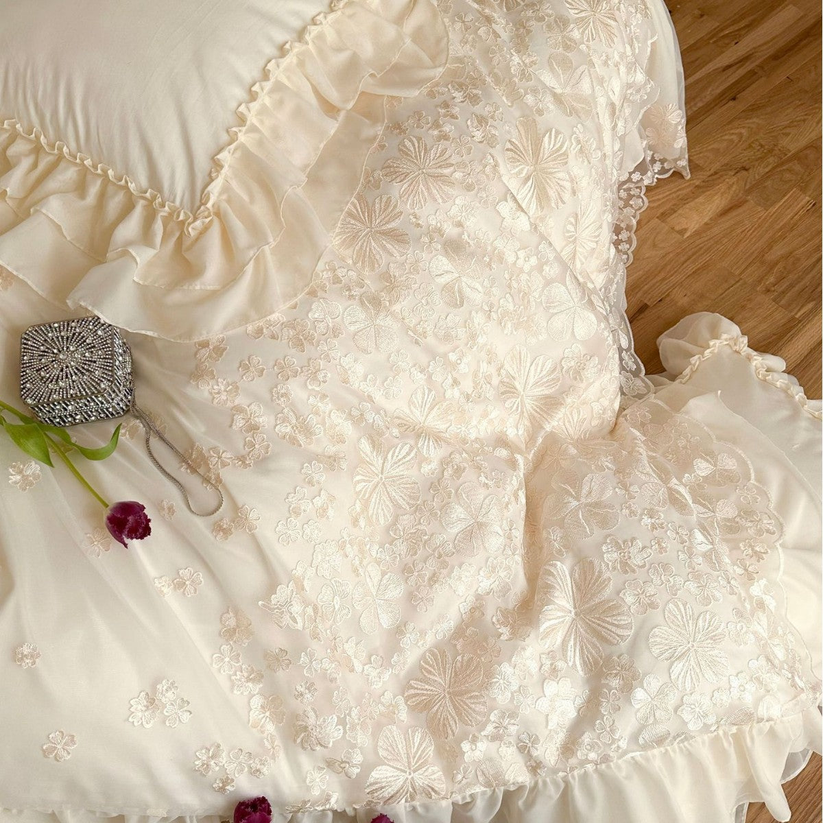 Besticktes Rüschendes Floral Bettbezug Set mit Geschichteter Transparenter Rüsche