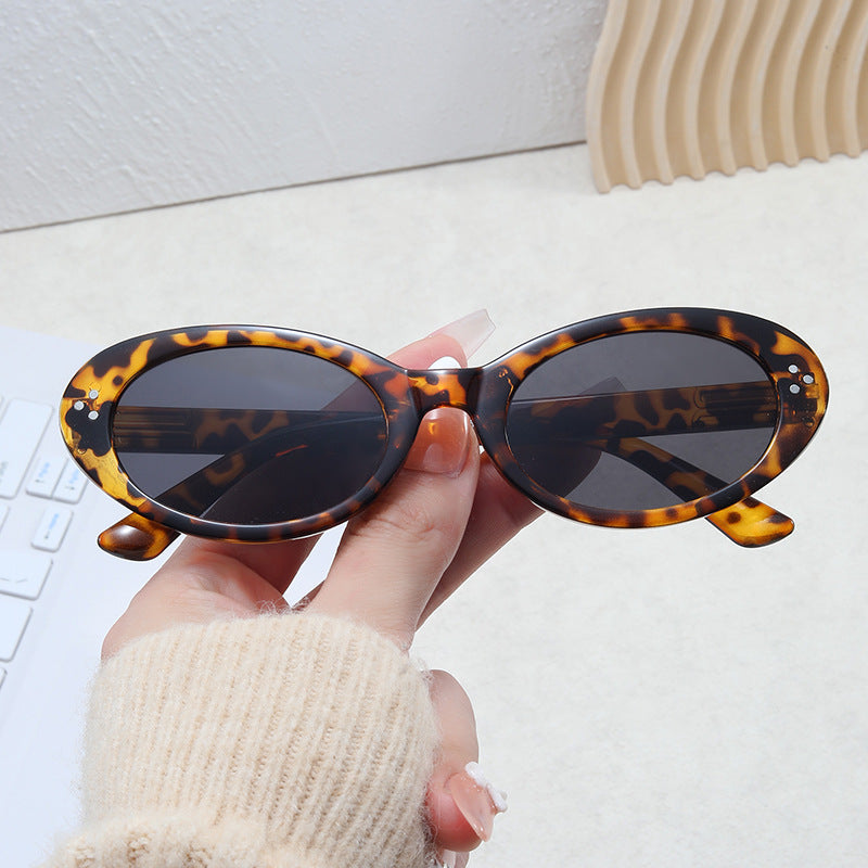 Damen modische Sonnenbrille im eleganten Ovaldesign Brehn