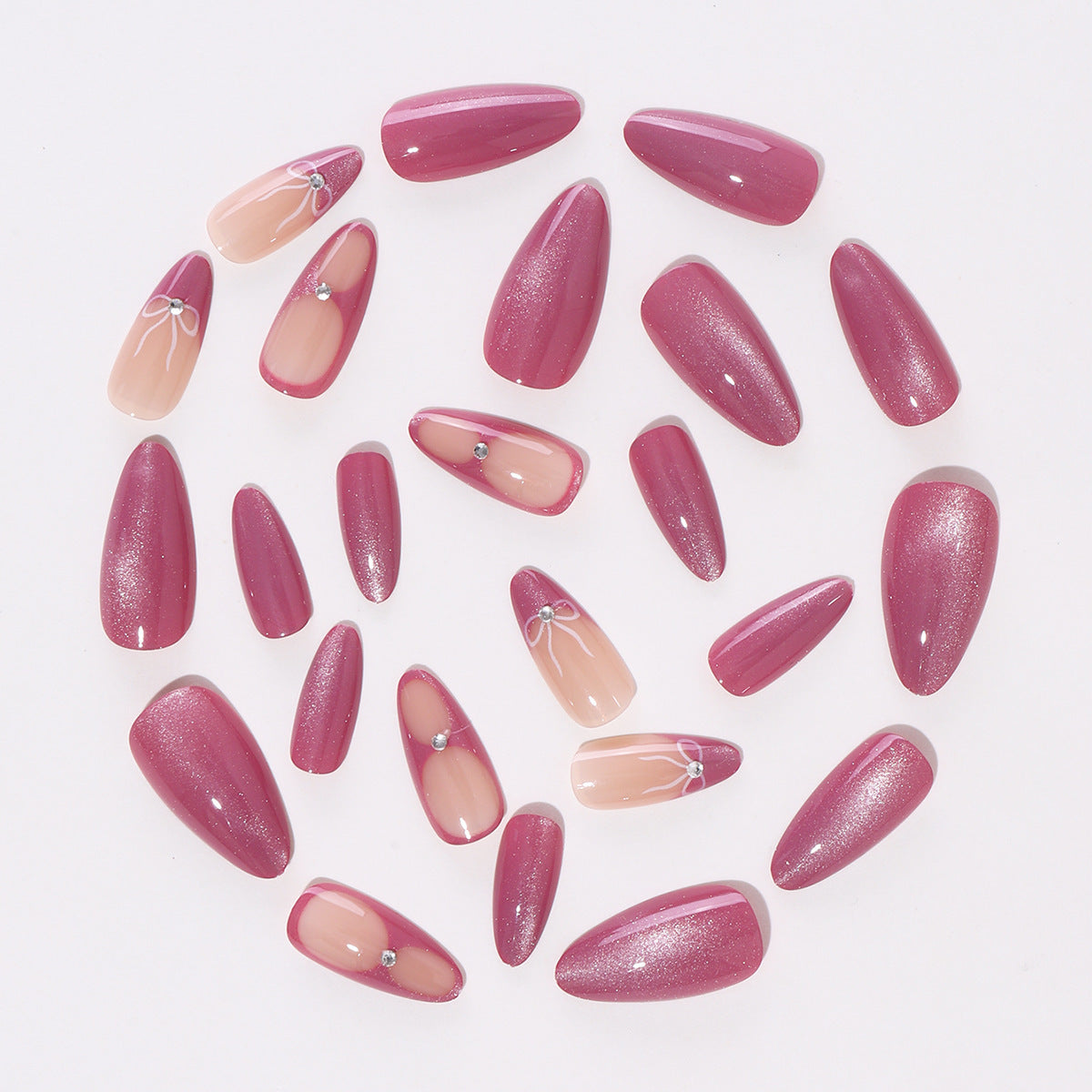 Kunstnagelset mit zartem Glitzer- und Blütenmotiv Brehn