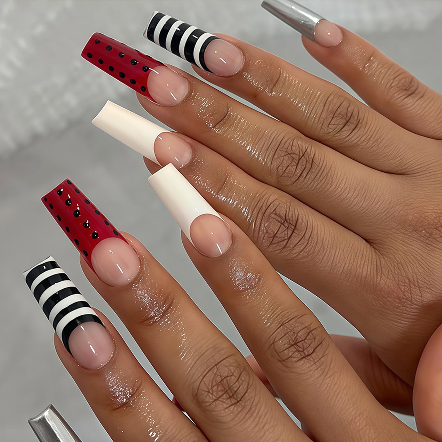 Dekorative lange Press-On Nagelkunst Tipps Brehn