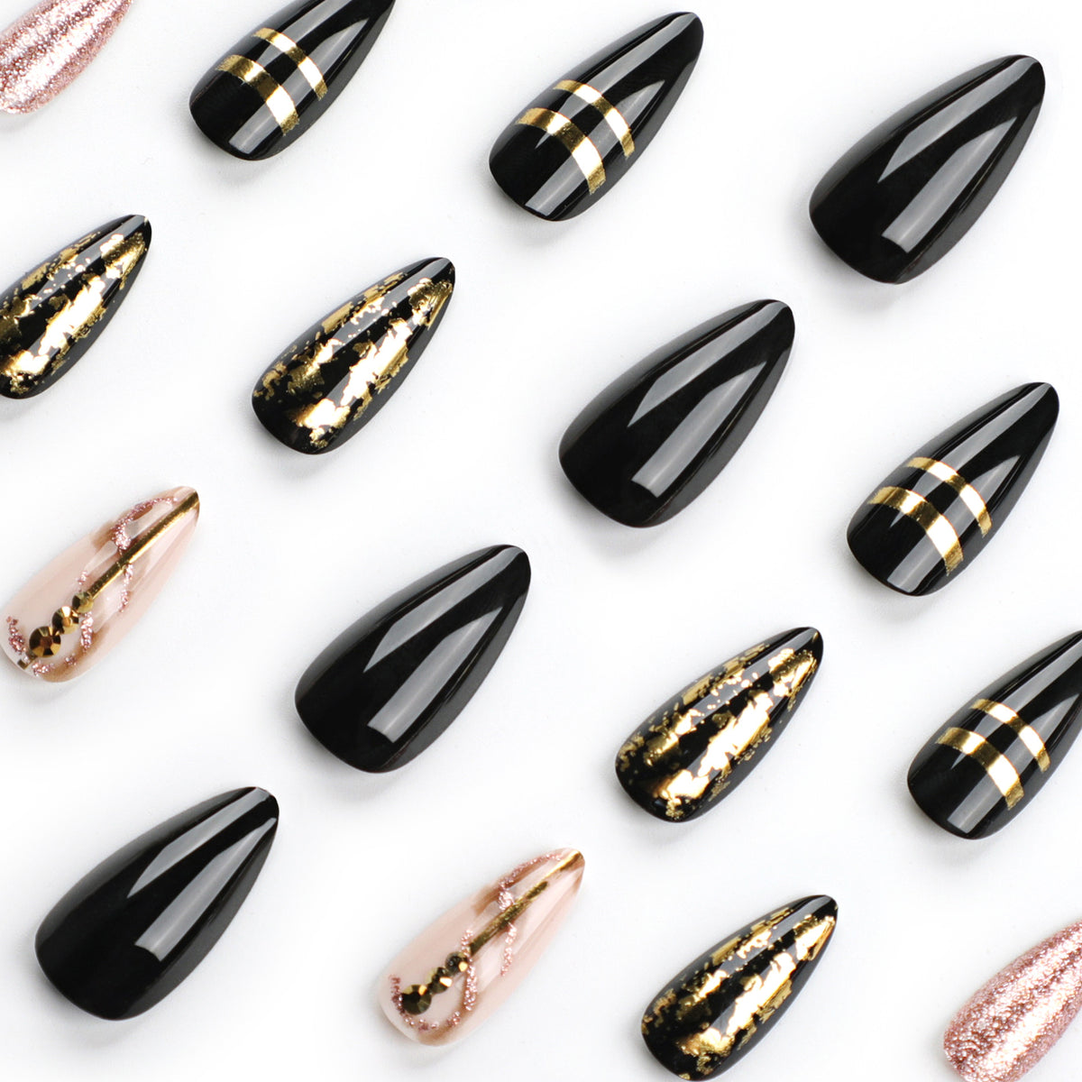 Glamouröse Stiletto-Nägel mit goldenen Akzenten Brehn
