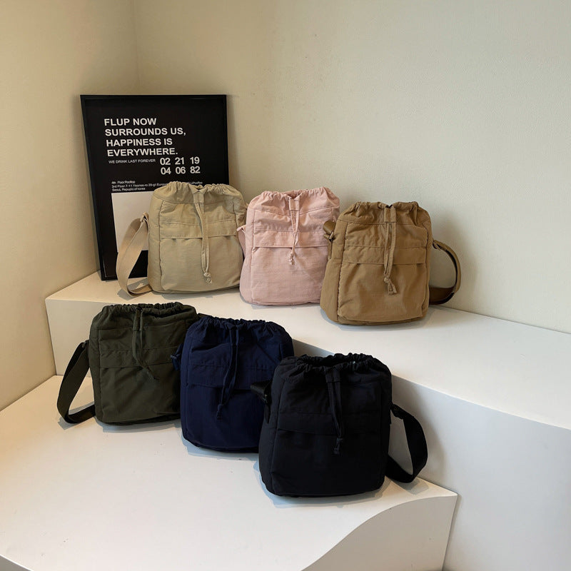 Lässige Kordelzug-Eimer-Tasche Brehn