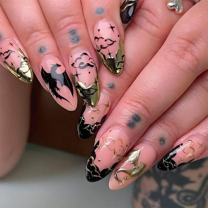 Kunstnagelset mit glamourösen Halloween-Designs Brehn