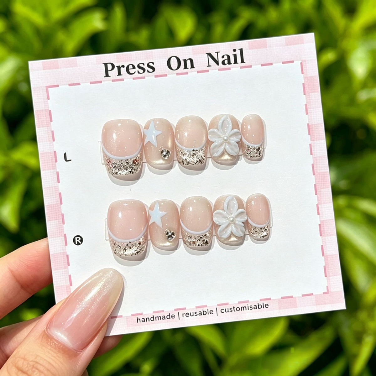Anpassbare florale Press-On Nagelkollektion