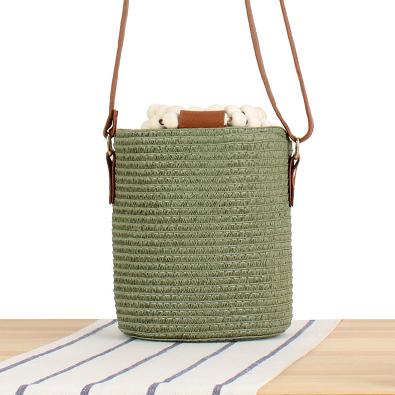 Handtasche Aus Hochwertigem Geflochtenem Naturmaterial mit Innovativem Verschluss Brehn