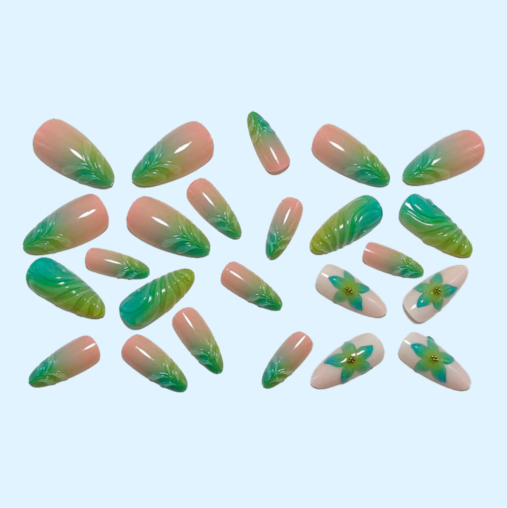 Kunstnägel mit Elegantem Blüten-Design und Farbverlauf Brehn
