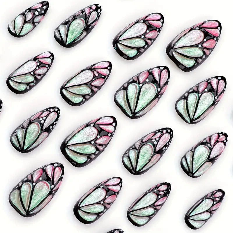 Künstlerische Schmetterling-inspirierte Nagelkunst-Verlängerungen Brehn