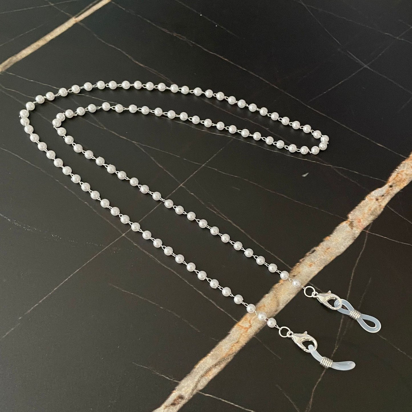 Elegante Perlennackenband Brehn