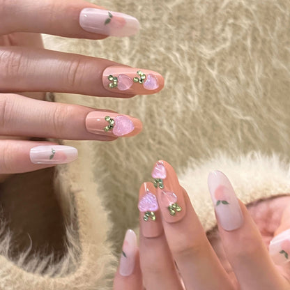 Kunstvolle Nagelkunst mit Frucht- und Glitzermotiven Brehn