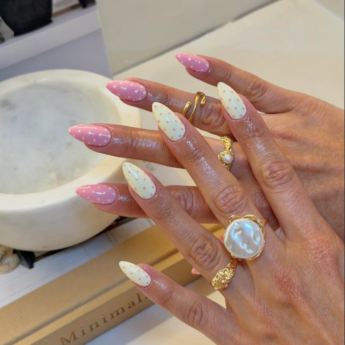 Verspieltes gepunktetes Press-On-Nagelset Brehn