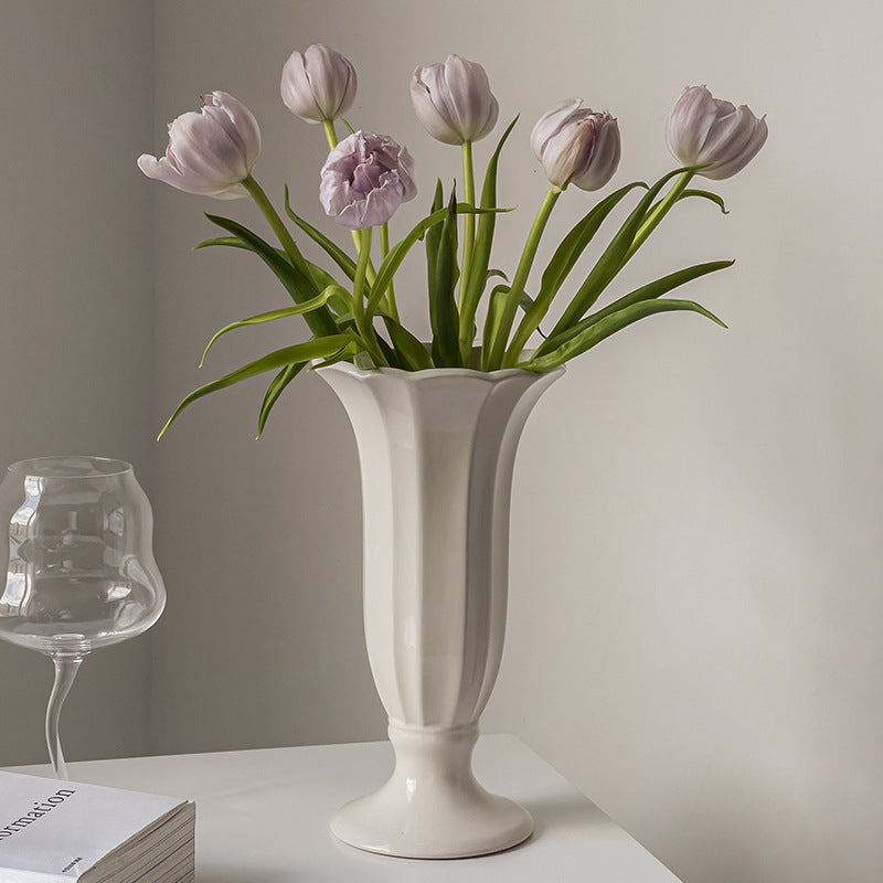 Dekorativer floraler Relief-keramischer Vase für die Wohnkultur
