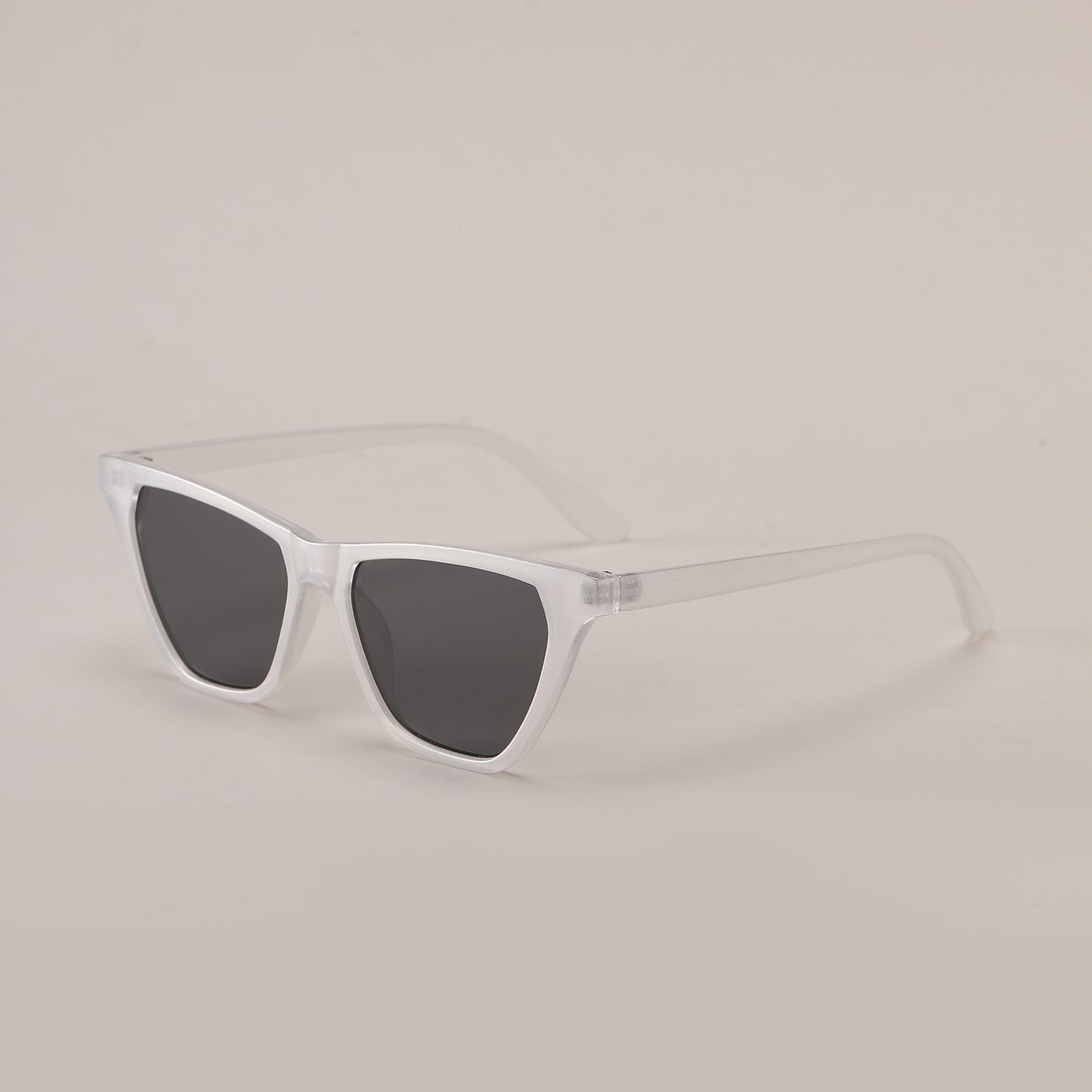 Damen Cat-Eye Sonnenbrille mit modernem, durchscheinendem Rahmen Brehn