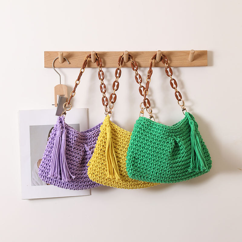 Damen Handgefertigte Schultertasche mit Kettenakzenten Brehn
