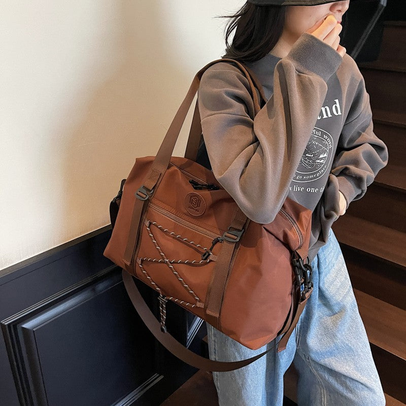 Vielseitige Sport-Duffle-Tasche mit verstellbaren Trägern Brehn