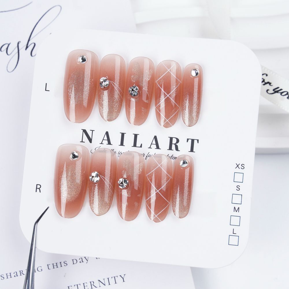 Kreatives thematisches Press-On-Nagelset Brehn