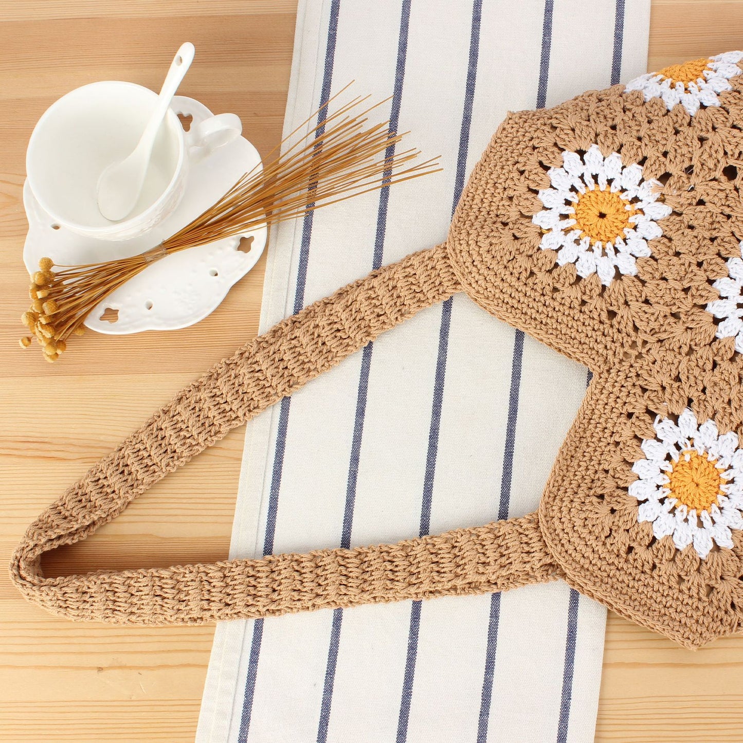 Häkel Schultertasche mit Floralen Motiven Brehn