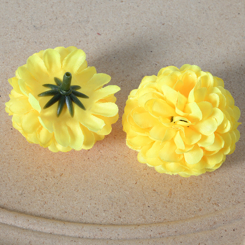 Elegante Stoffblumen-Haaraccessoires
