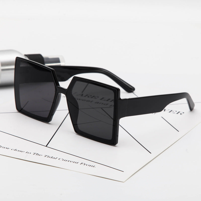 Damen Modische oversized Sonnenbrille im modernen Hexagon-Design Brehn