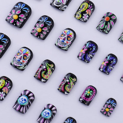 Künstlerische Zuckerschädel Nagelkunst