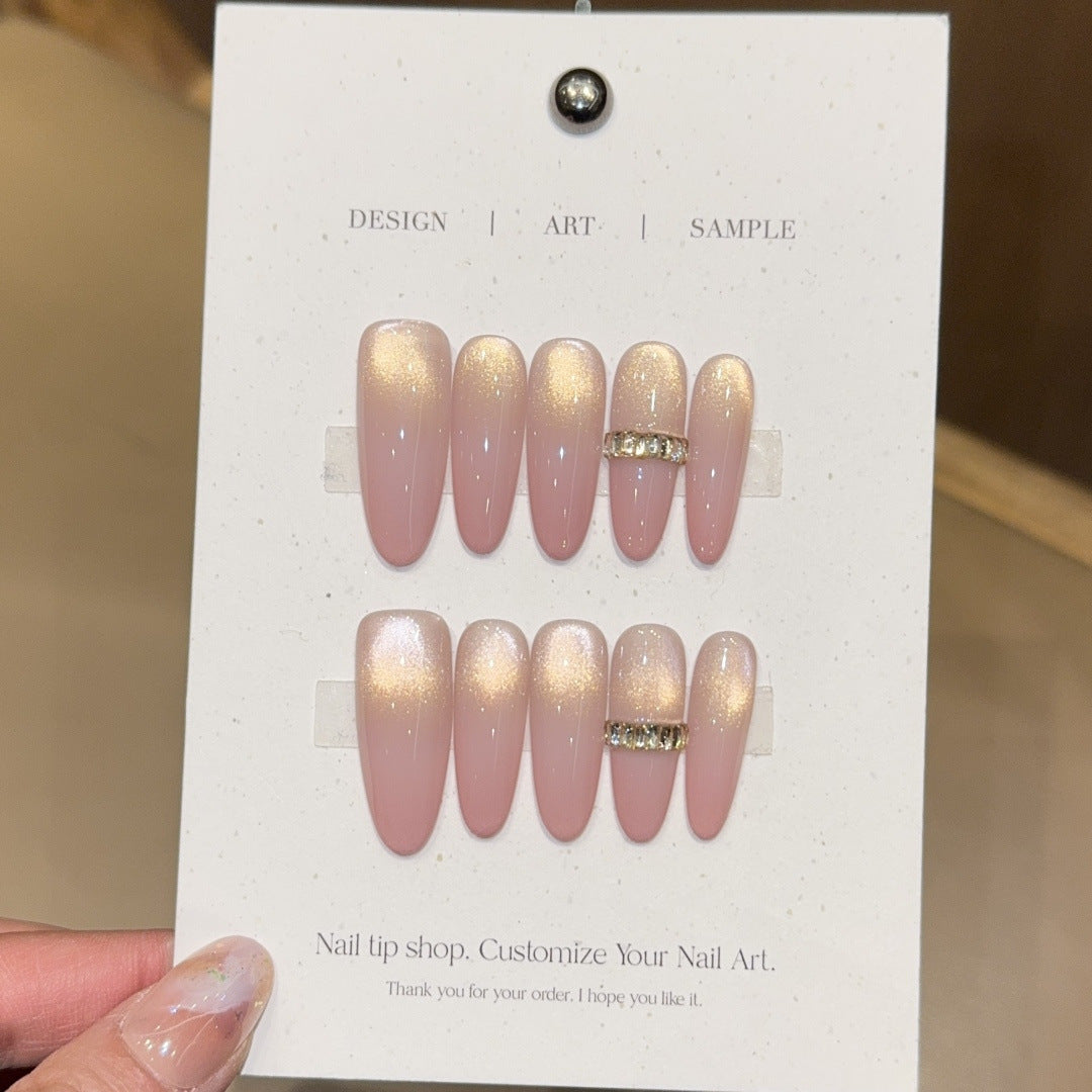 Glamouröse Kunstnägel mit Eleganter Glitzer- und Strass-Applikation Brehn