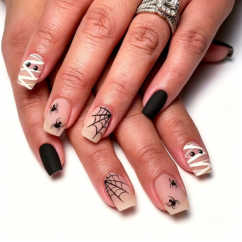 Halloween-Themed Nail Art Kit Brehn