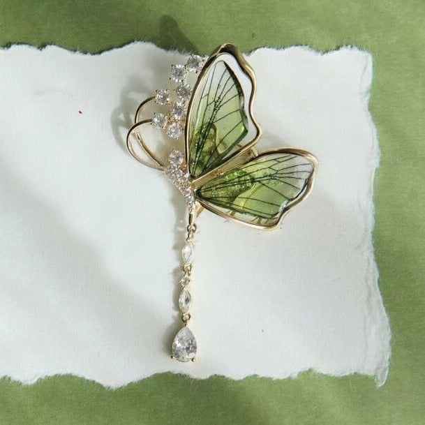 Exquisite Schmetterlingsbrosche mit Glitzersteinen Brehn